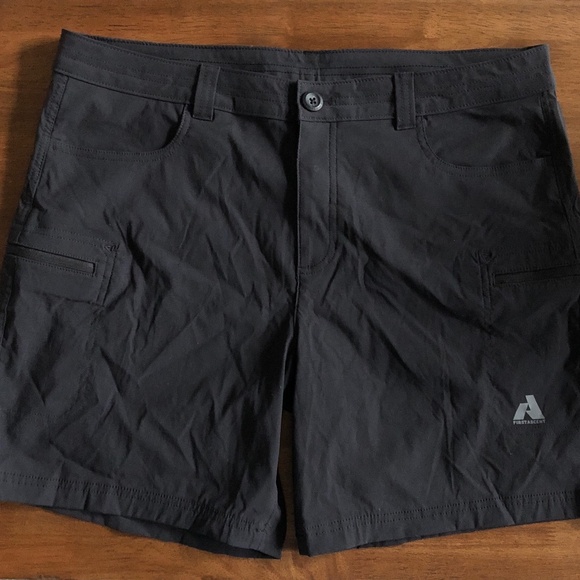 Eddie Bauer First Ascent Shorts Womens 16 Black Hiking Stretch Zip Pockets Nylon - Picture 2 of 5